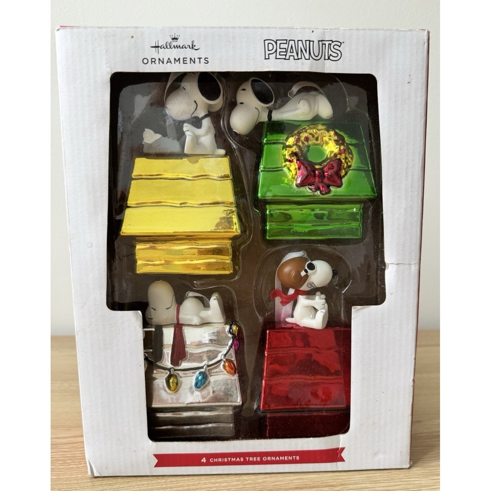 Hallmark Peanuts Snoopy Doghouse Glass Christmas Ornaments Set of 4‎ Boxed NIB